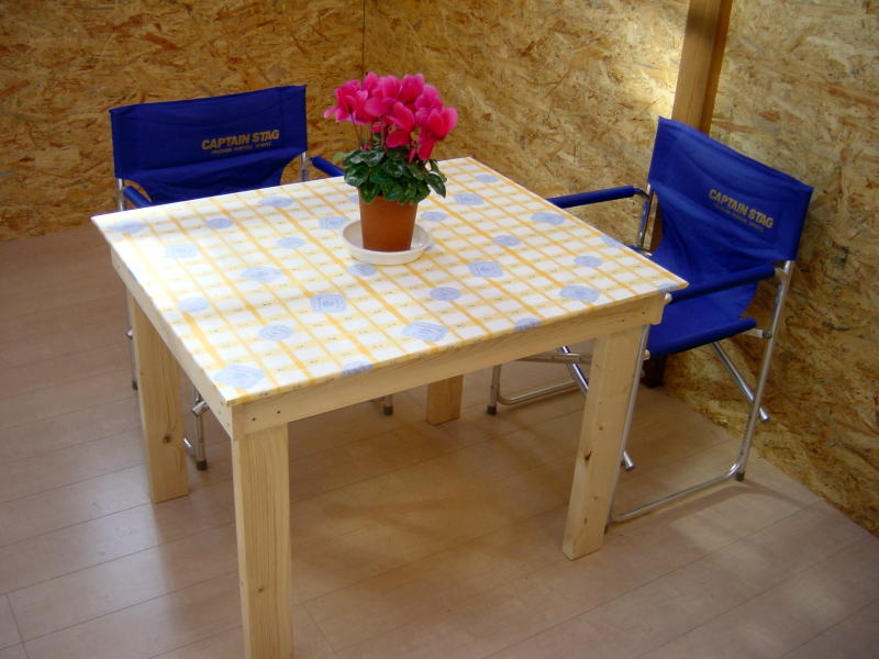 DIYで作った2500円のテーブル