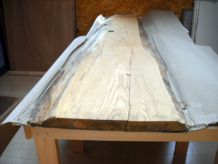 DIY 広葉樹の板でテーブルを作る