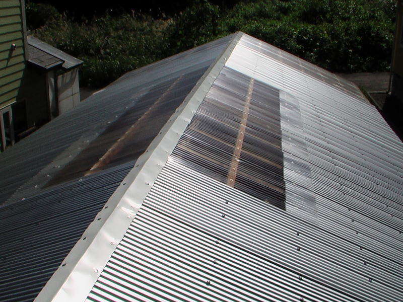 DIYで作ったガルバリウム波板の屋根