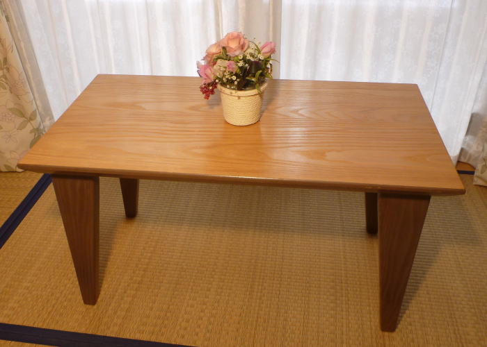 DIYで作った広葉樹無垢材のテーブル